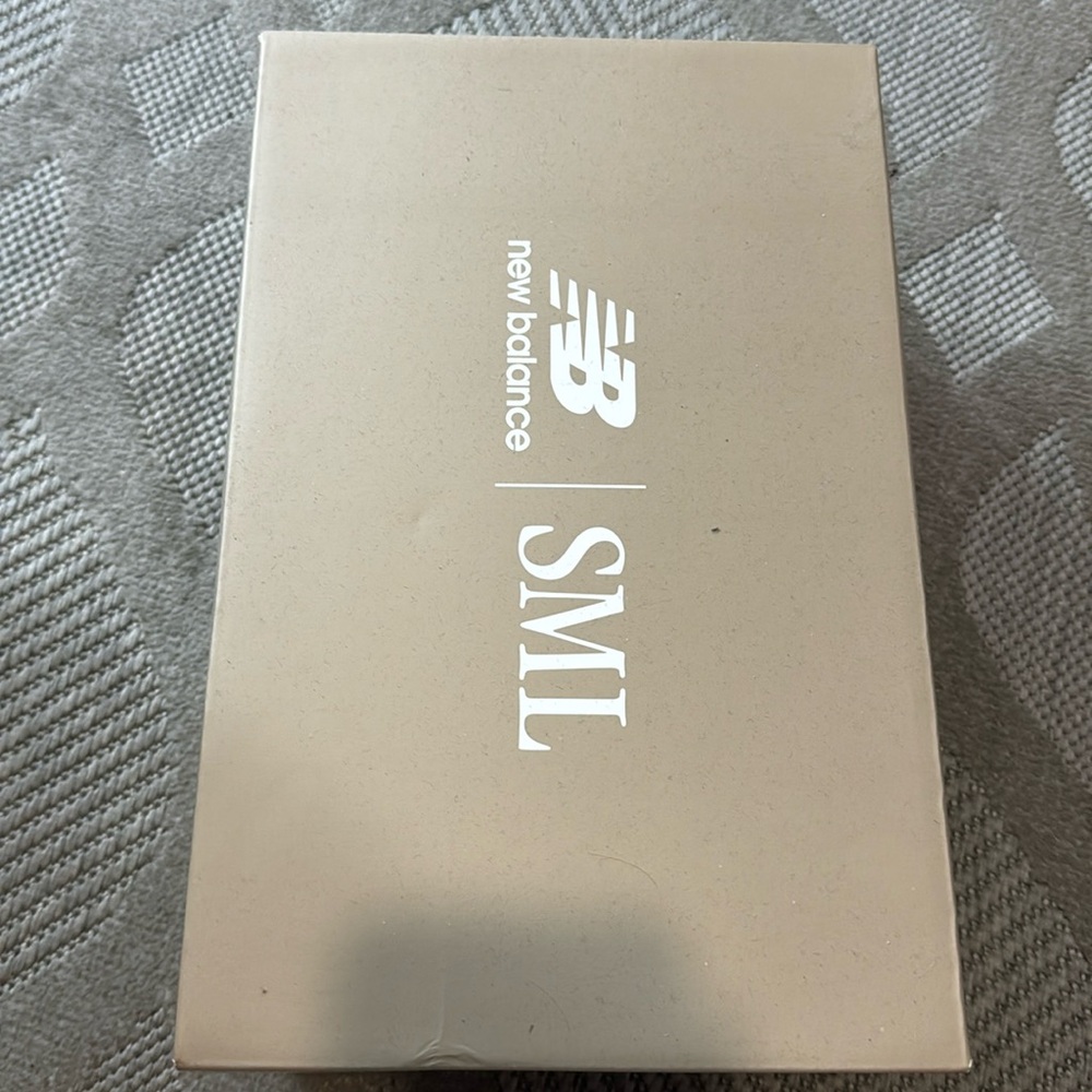 New balance sneakers BRAND NEW